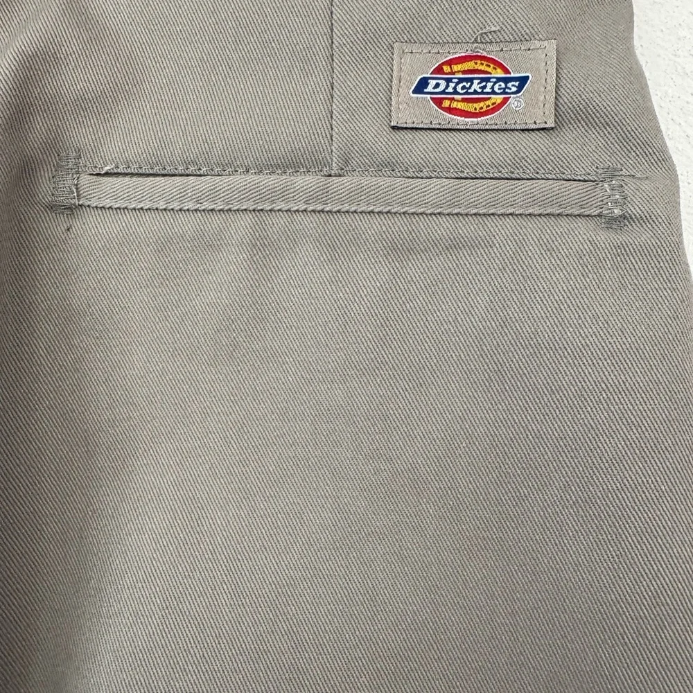 Dickies 874 Men's Work Gray Pants Durable Front Zipper Stain Release Size 44x 34 - Picture 2 of 13
